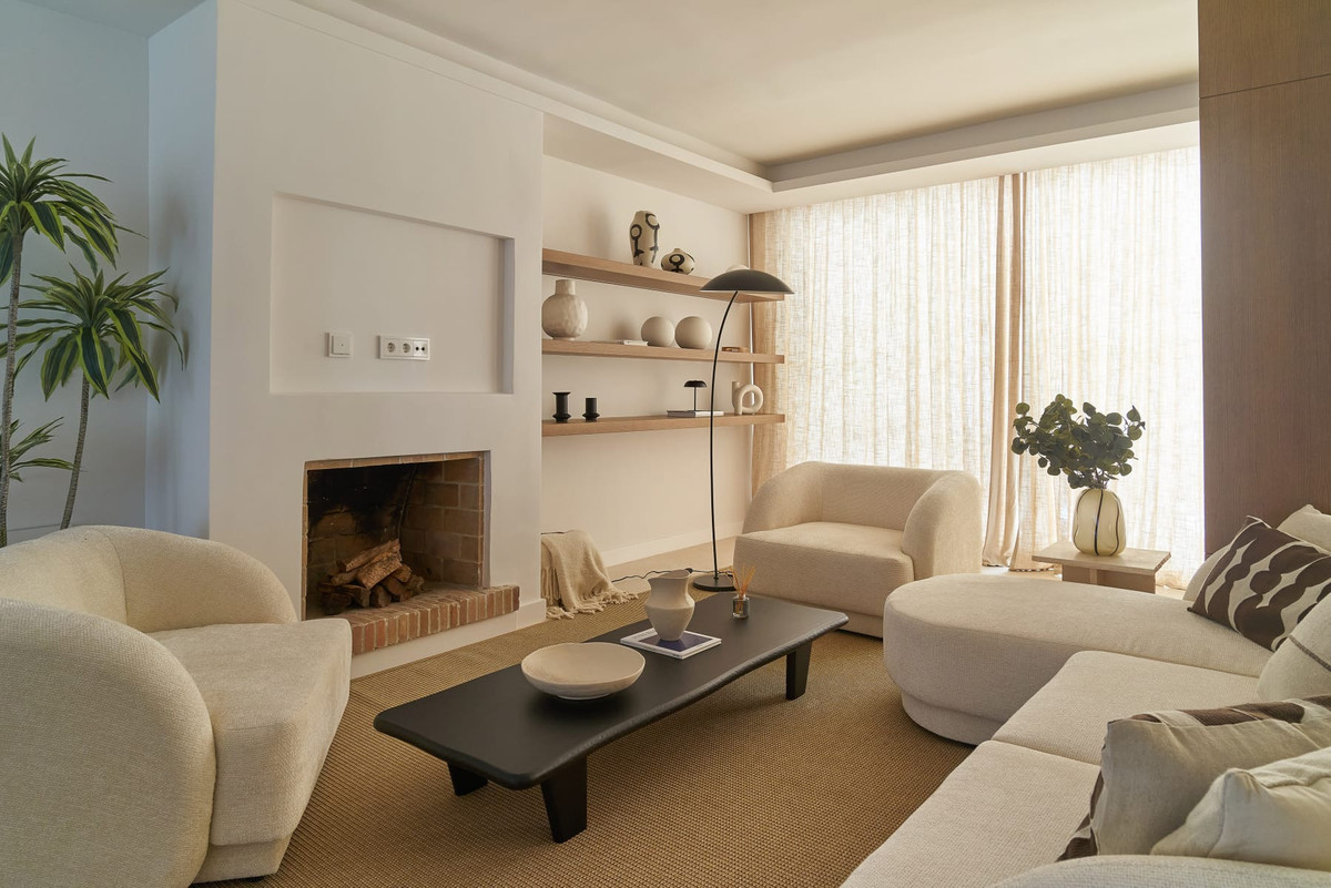 4 Bed Townhouse for sale in Nueva Andalucía Costa Del Sol, Málaga, Spain