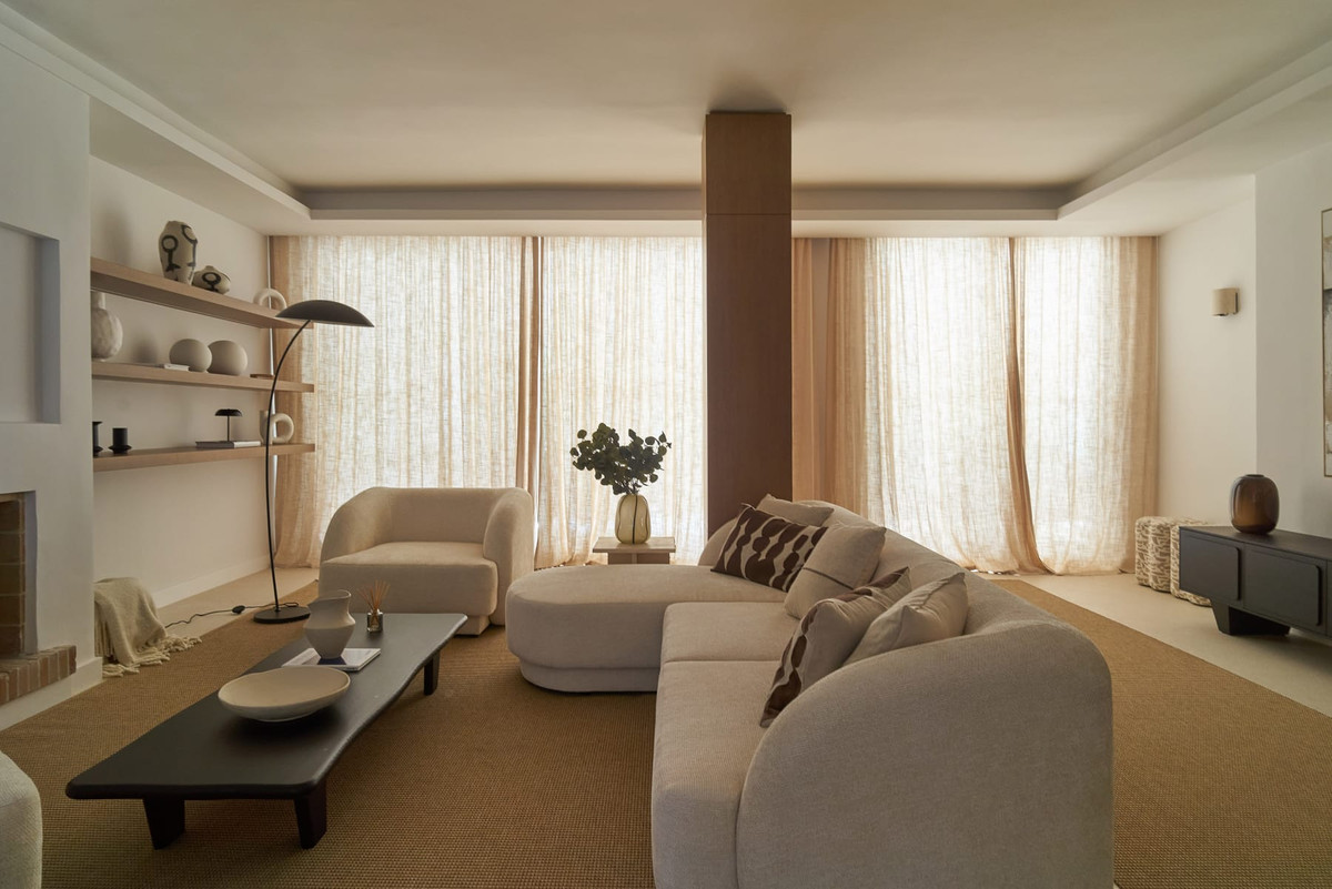 4 Bed Townhouse for sale in Nueva Andalucía Costa Del Sol, Málaga, Spain