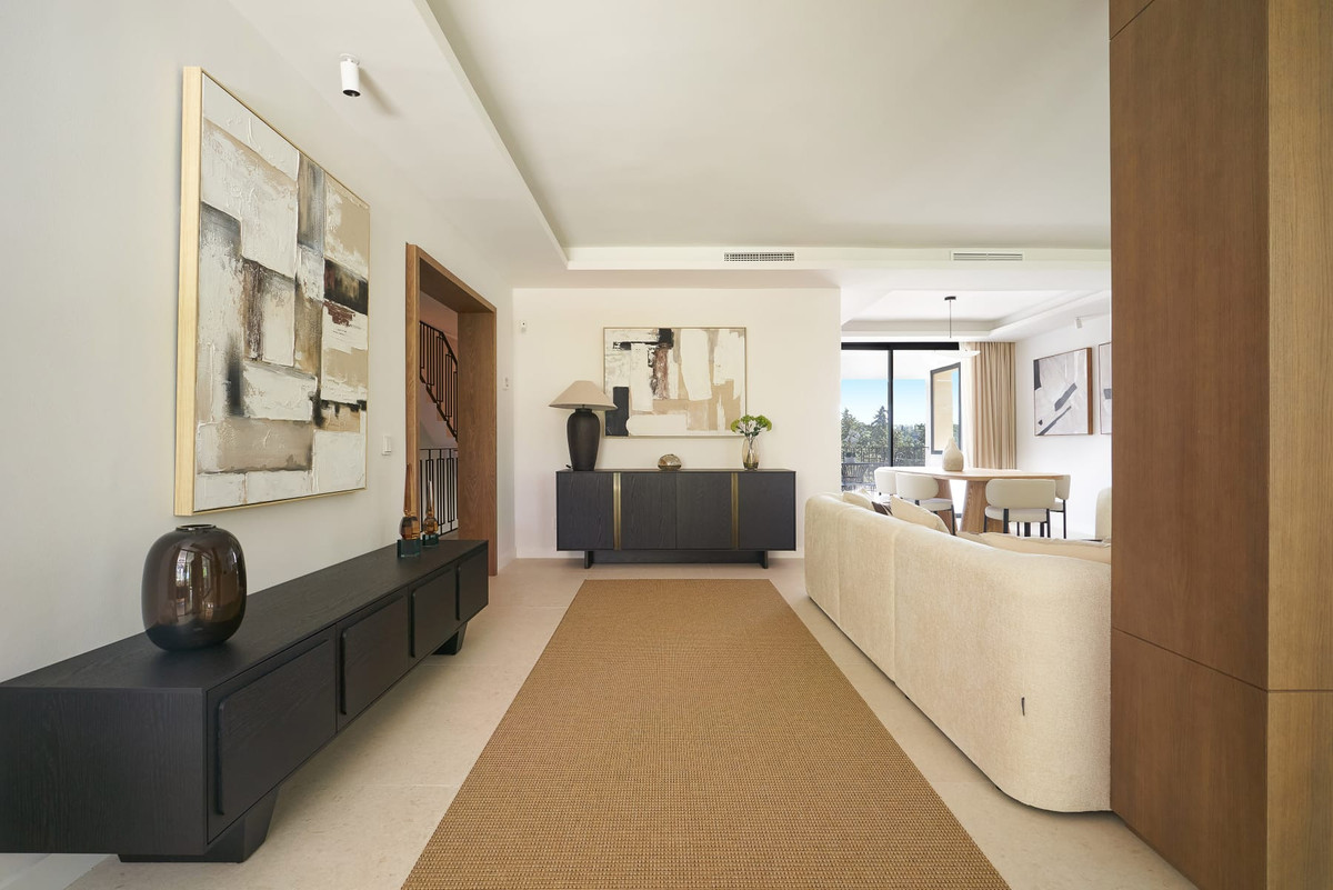 4 Bed Townhouse for sale in Nueva Andalucía Costa Del Sol, Málaga, Spain