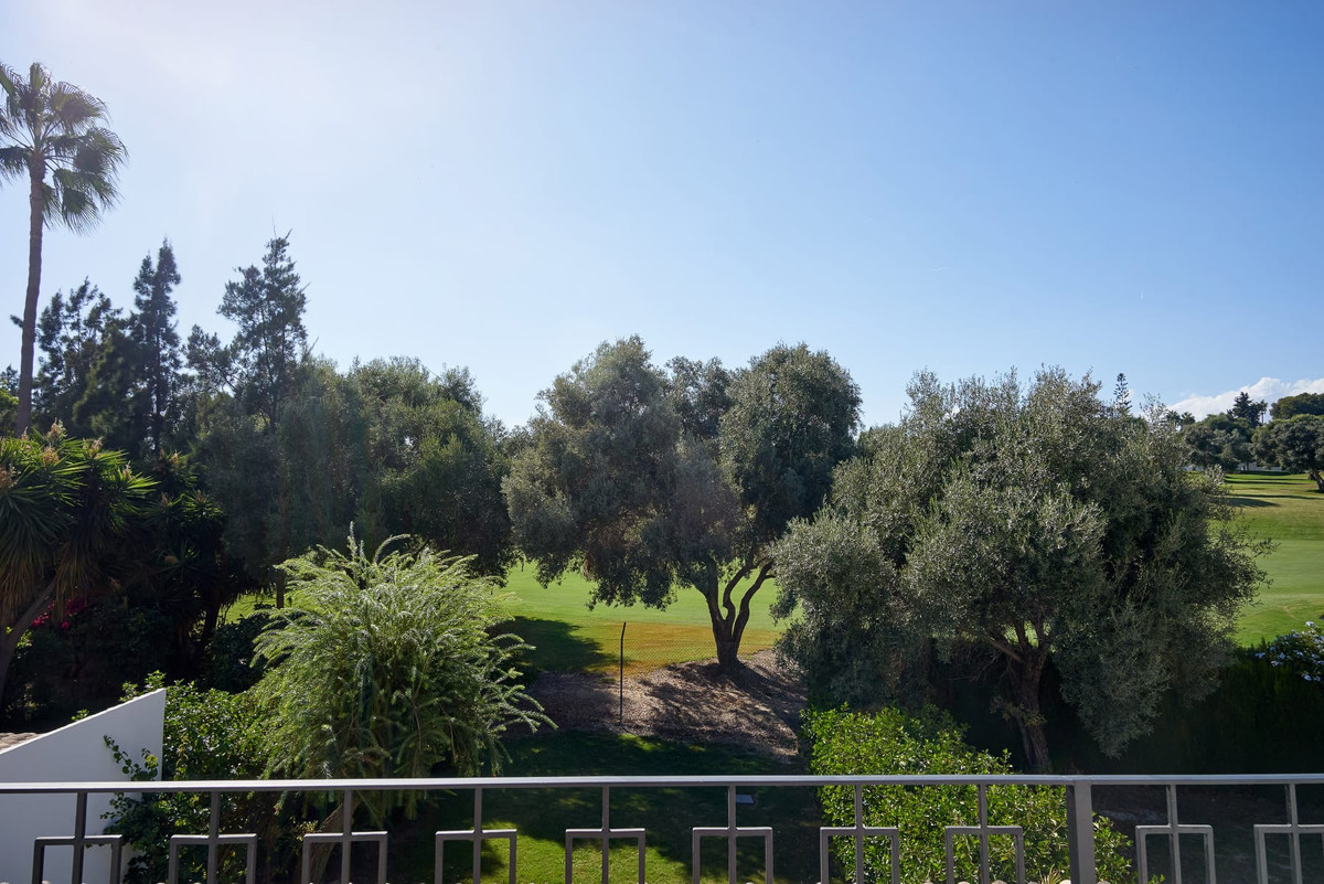 4 Bed Townhouse for sale in Nueva Andalucía Costa Del Sol, Málaga, Spain