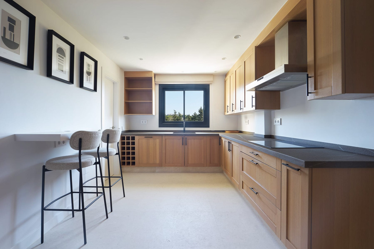 4 Bed Townhouse for sale in Nueva Andalucía Costa Del Sol, Málaga, Spain