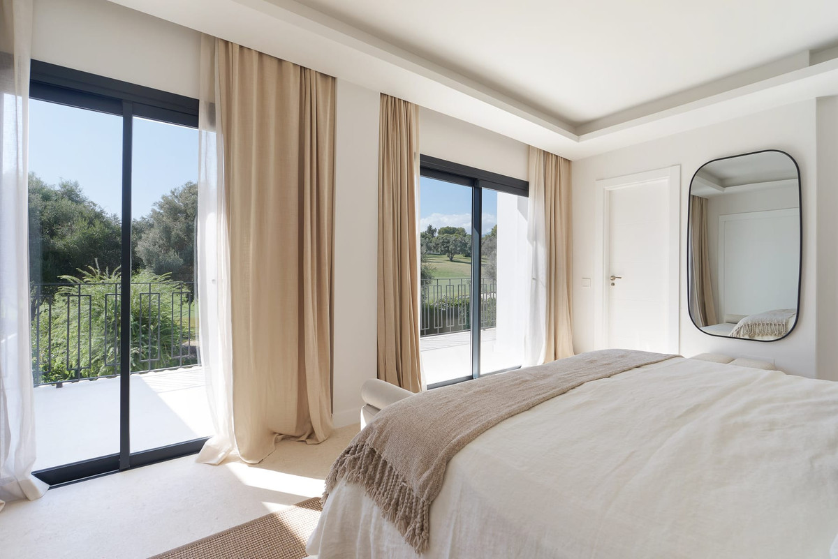 4 Bed Townhouse for sale in Nueva Andalucía Costa Del Sol, Málaga, Spain