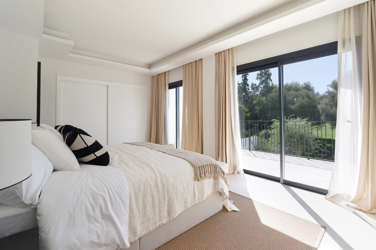 4 Bed Townhouse for sale in Nueva Andalucía Costa Del Sol, Málaga, Spain