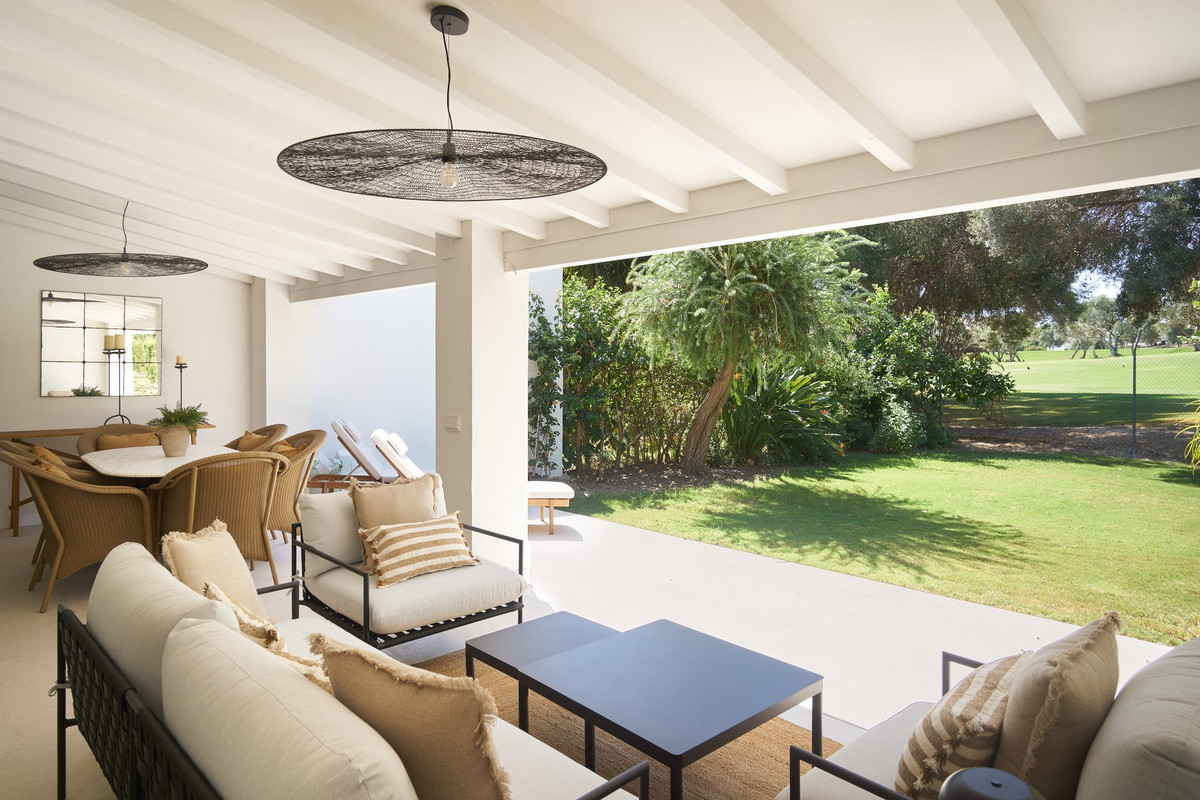 4 Bed Townhouse for sale in Nueva Andalucía Costa Del Sol, Málaga, Spain