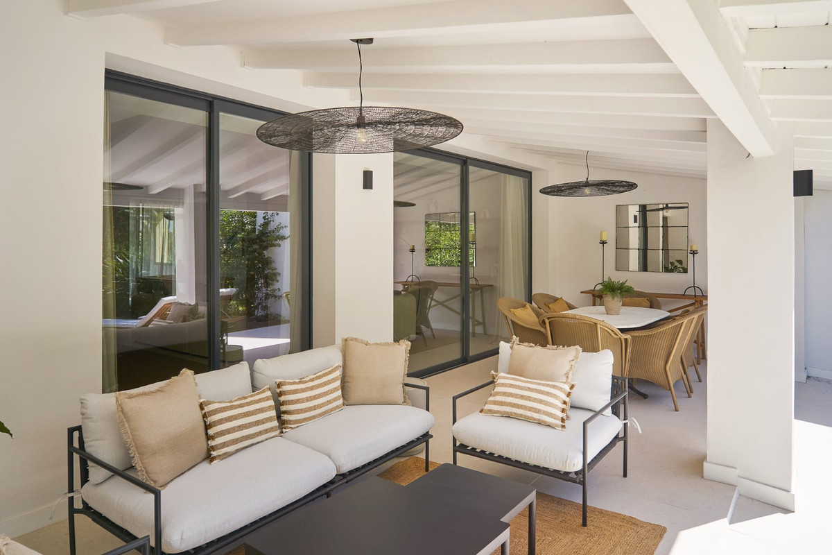 4 Bed Townhouse for sale in Nueva Andalucía Costa Del Sol, Málaga, Spain
