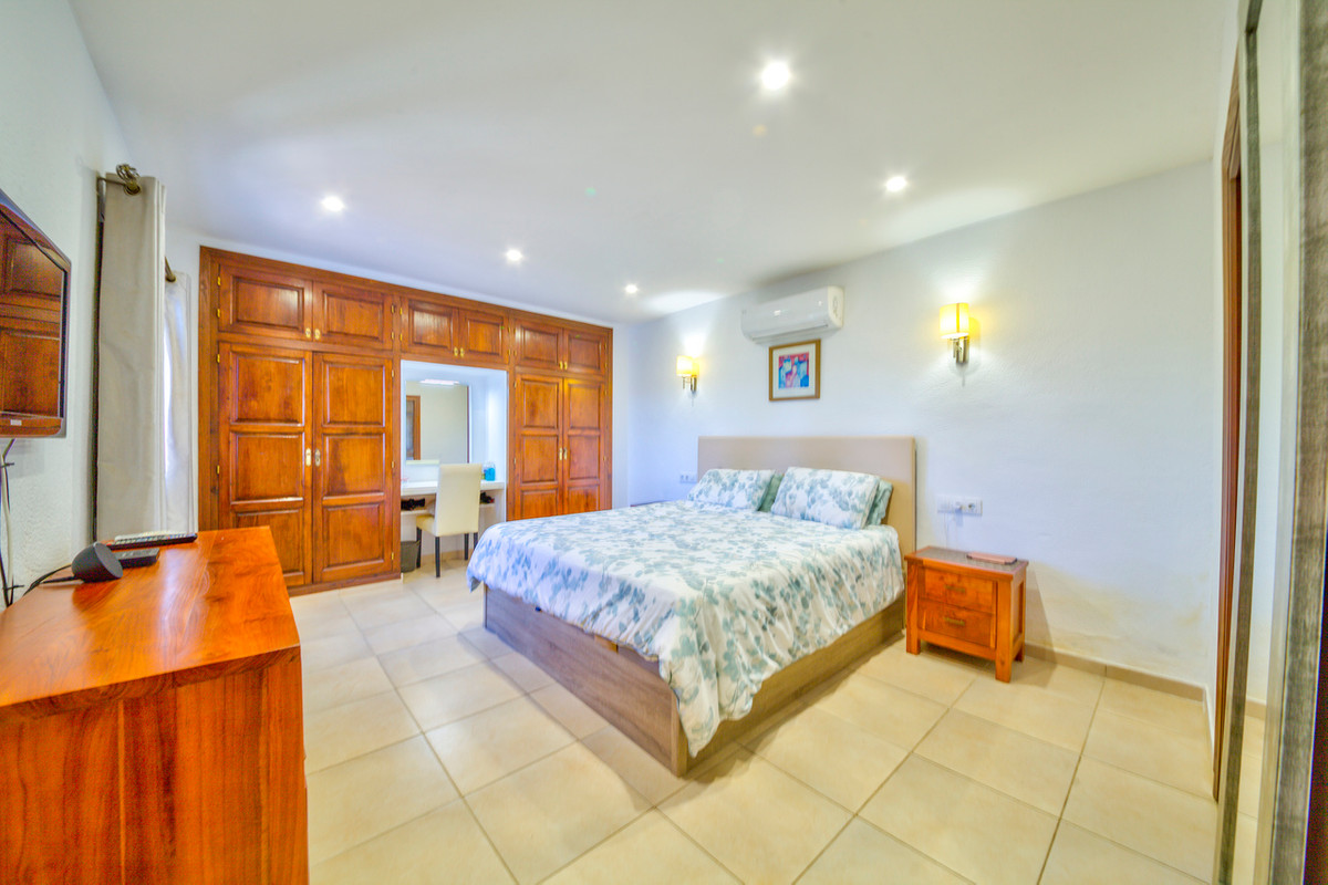 4 Bed Townhouse for sale in Javea Costa Blanca, Alicante, Spain