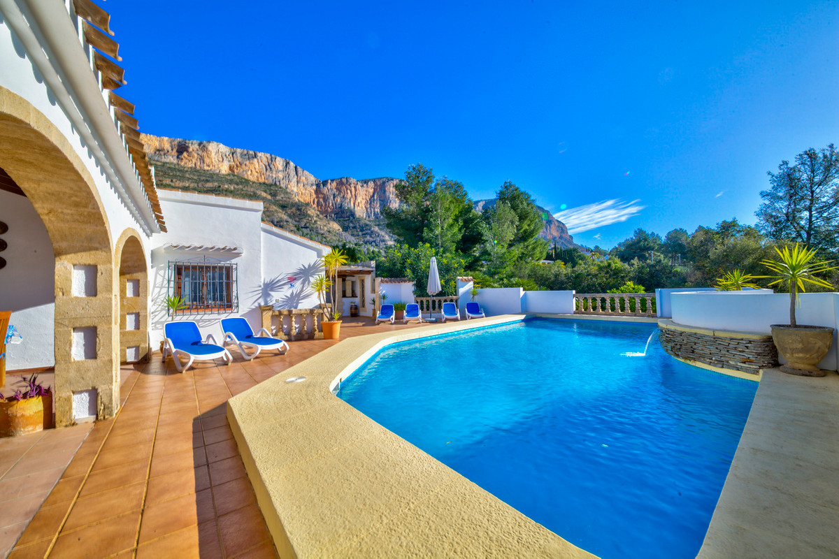 4 Bed Townhouse for sale in Javea Costa Blanca, Alicante, Spain