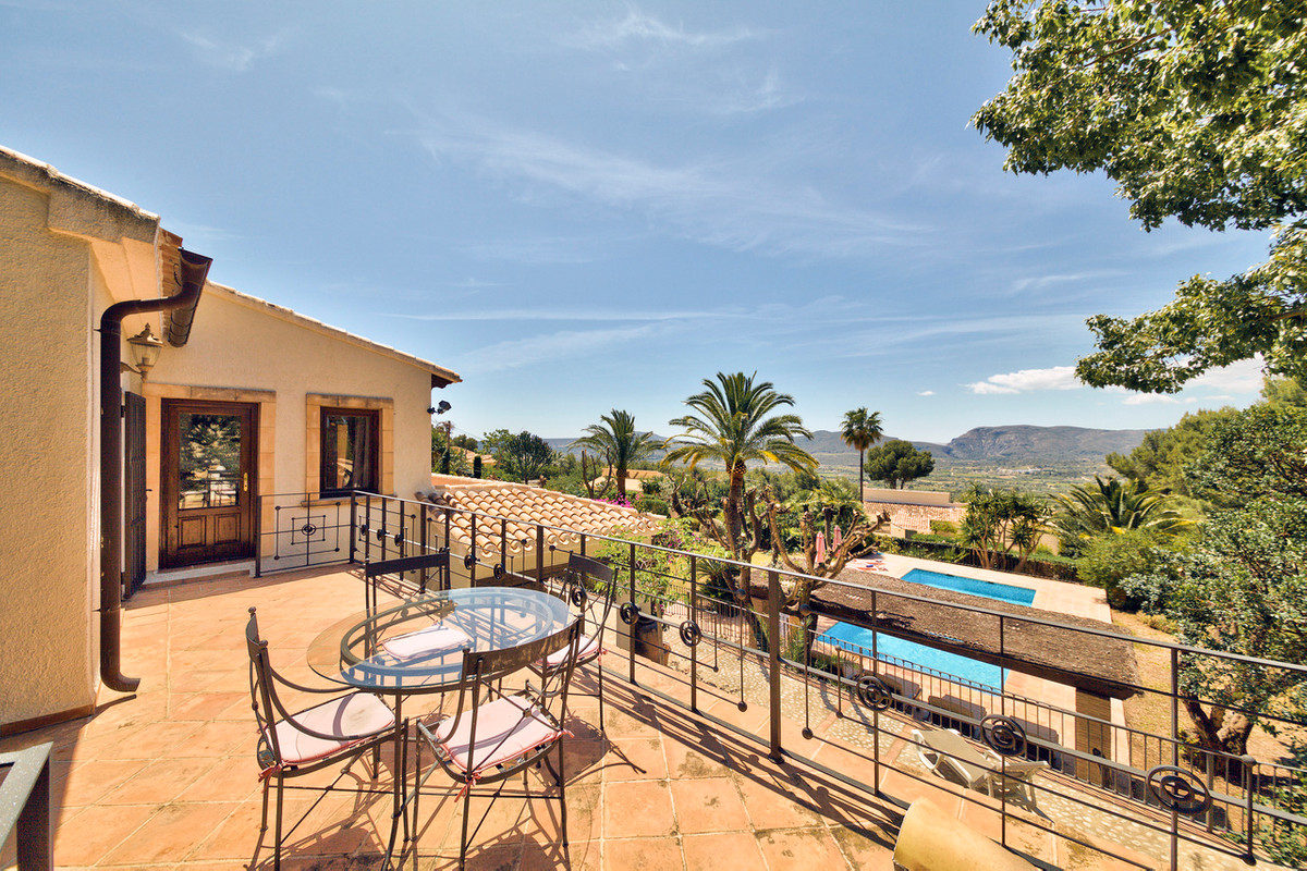 5 Bed Townhouse for sale in Javea Costa Blanca, Alicante, Spain