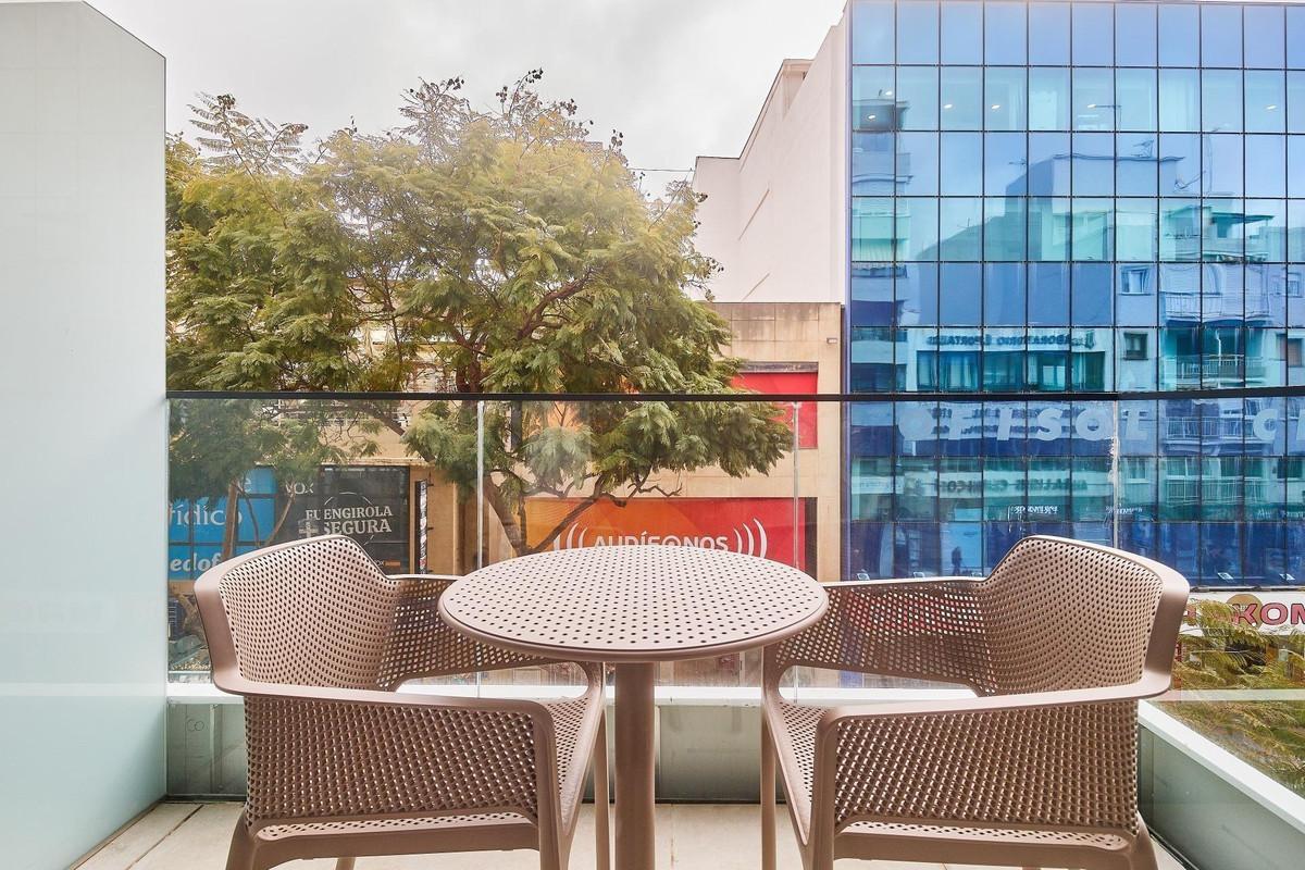 Se vende Apartamento Planta Media de 3 dormitorios en Costa Del Sol, Málaga, España