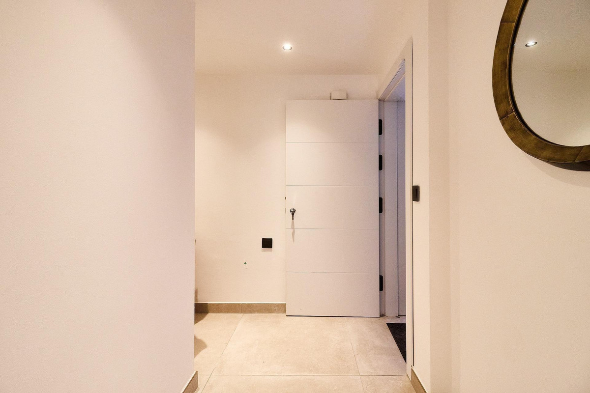 Se vende Apartamento Planta Media de 3 dormitorios en Costa Del Sol, Málaga, España