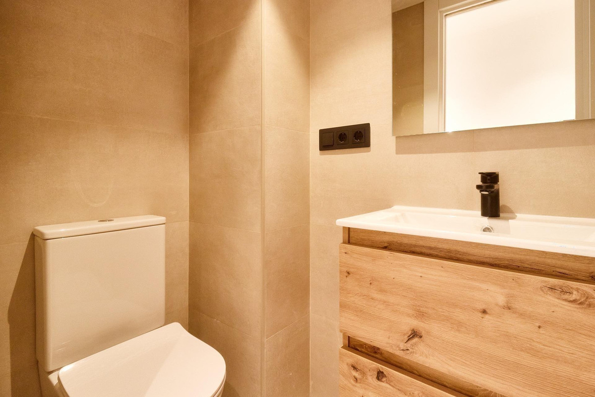 Se vende Apartamento Planta Media de 3 dormitorios en Costa Del Sol, Málaga, España