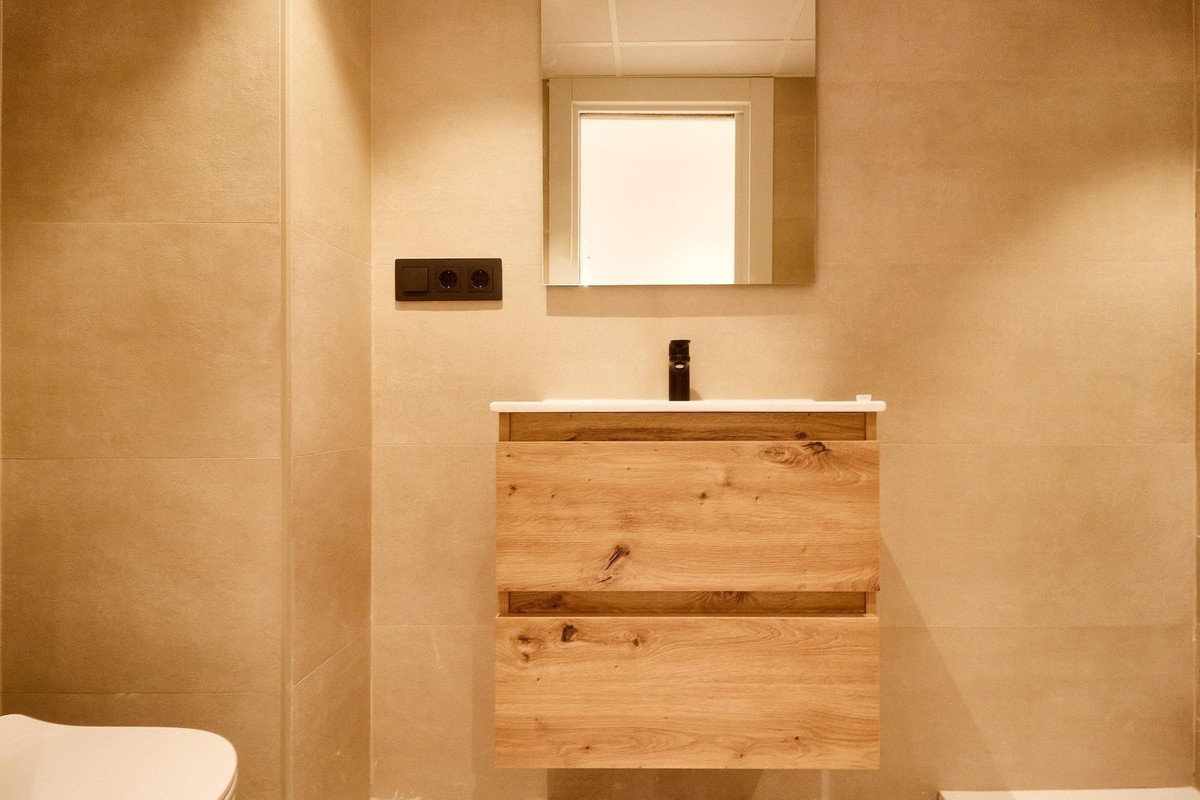 Se vende Apartamento Planta Media de 3 dormitorios en Costa Del Sol, Málaga, España