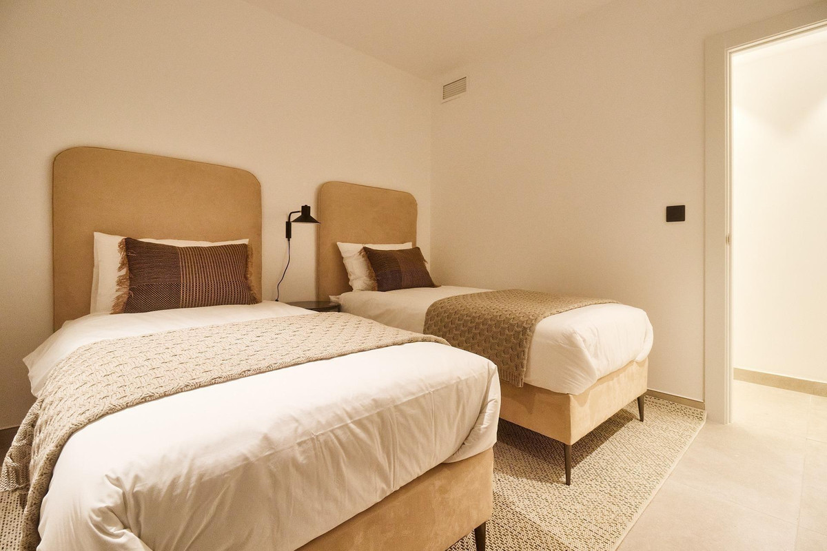 Se vende Apartamento Planta Media de 3 dormitorios en Costa Del Sol, Málaga, España