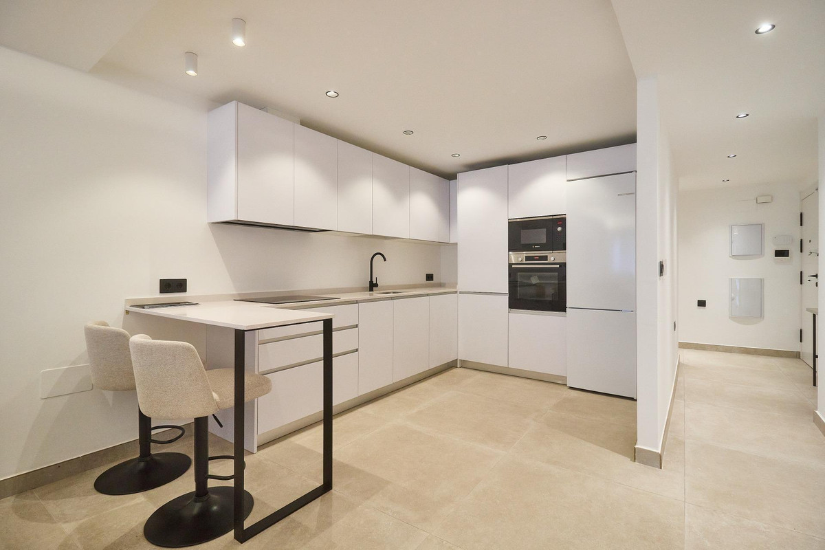 Se vende Apartamento Planta Media de 3 dormitorios en Costa Del Sol, Málaga, España