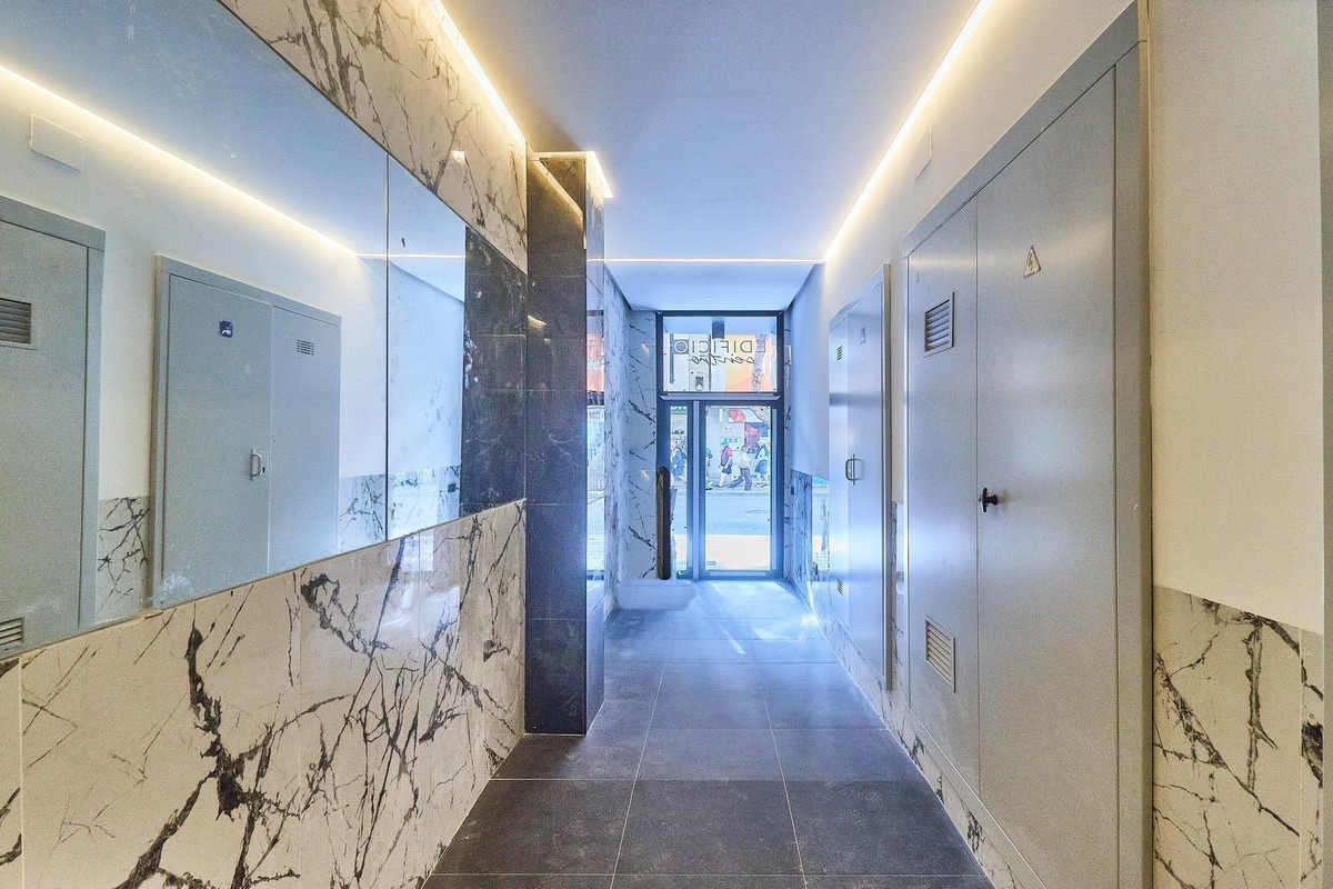 Se vende Apartamento Planta Media de 3 dormitorios en Costa Del Sol, Málaga, España