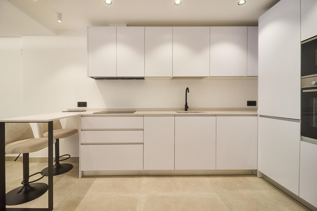 Se vende Apartamento Planta Media de 3 dormitorios en Costa Del Sol, Málaga, España