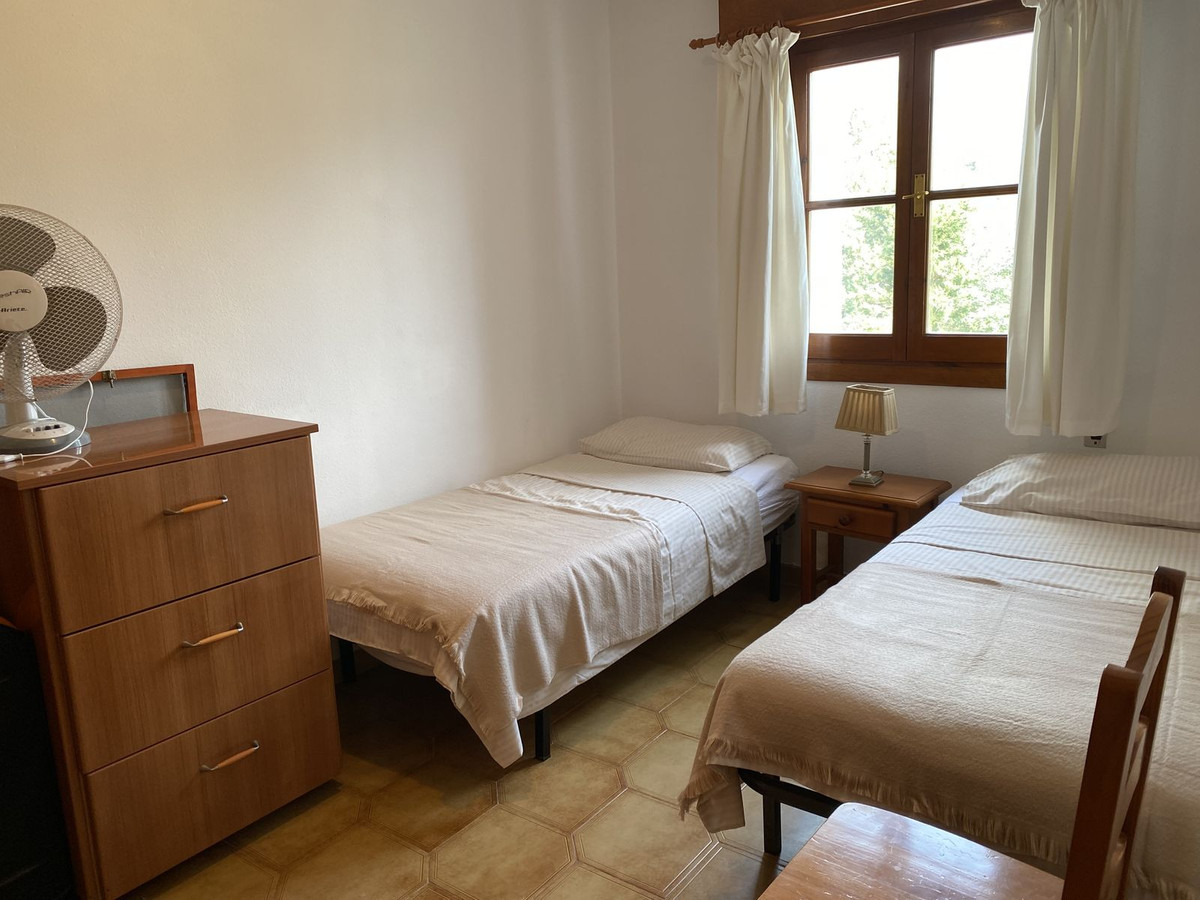 Se vende Apartamento Planta Media de 2 dormitorios en Costa Del Sol, Málaga, España
