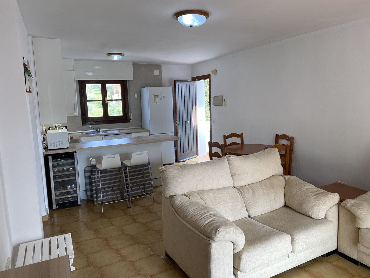 Se vende Apartamento Planta Media de 2 dormitorios en Costa Del Sol, Málaga, España
