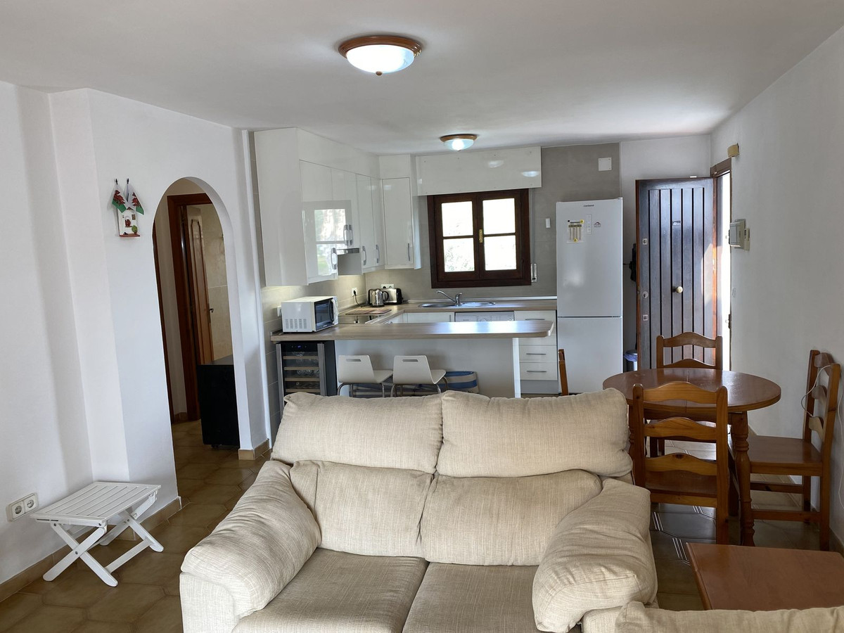 Se vende Apartamento Planta Media de 2 dormitorios en Costa Del Sol, Málaga, España