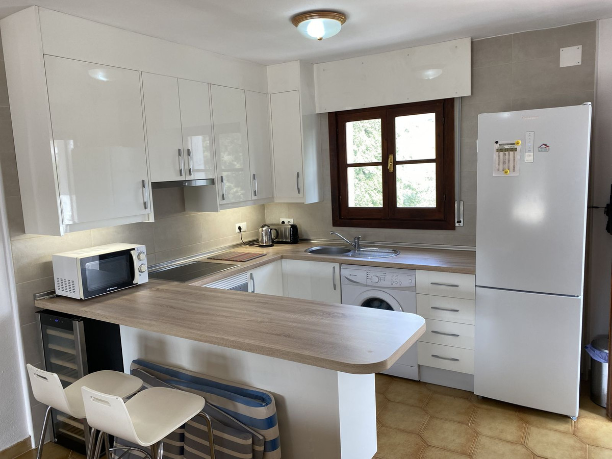 Se vende Apartamento Planta Media de 2 dormitorios en Costa Del Sol, Málaga, España