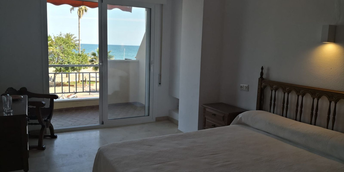3 Bed Apartment for sale in Fuengirola Costa Del Sol, Málaga, Spain