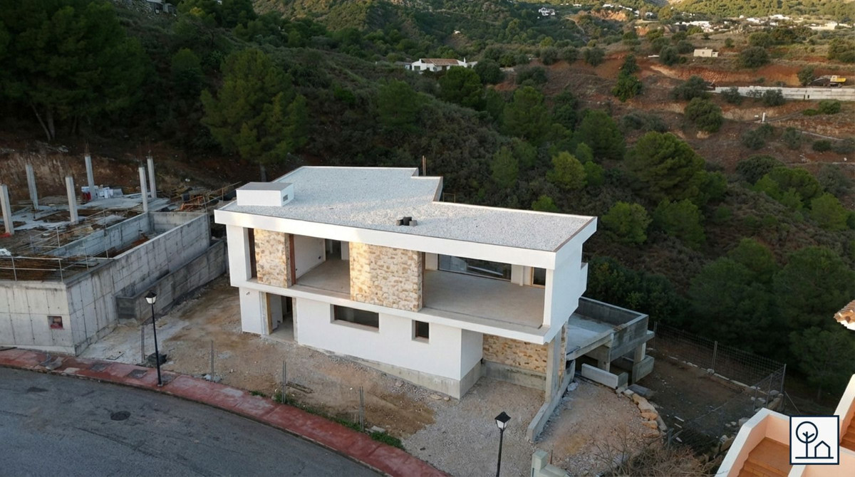 4 Bed Townhouse for sale in Mijas Costa Del Sol, Málaga, Spain