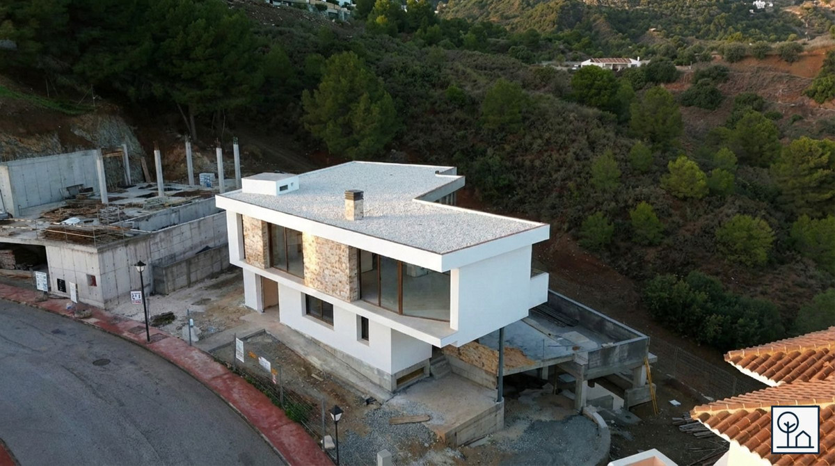 4 Bed Townhouse for sale in Mijas Costa Del Sol, Málaga, Spain