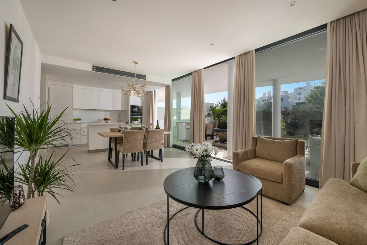 Se vende Apartamento Planta Baja de 2 dormitorios en Costa Del Sol, Málaga, España