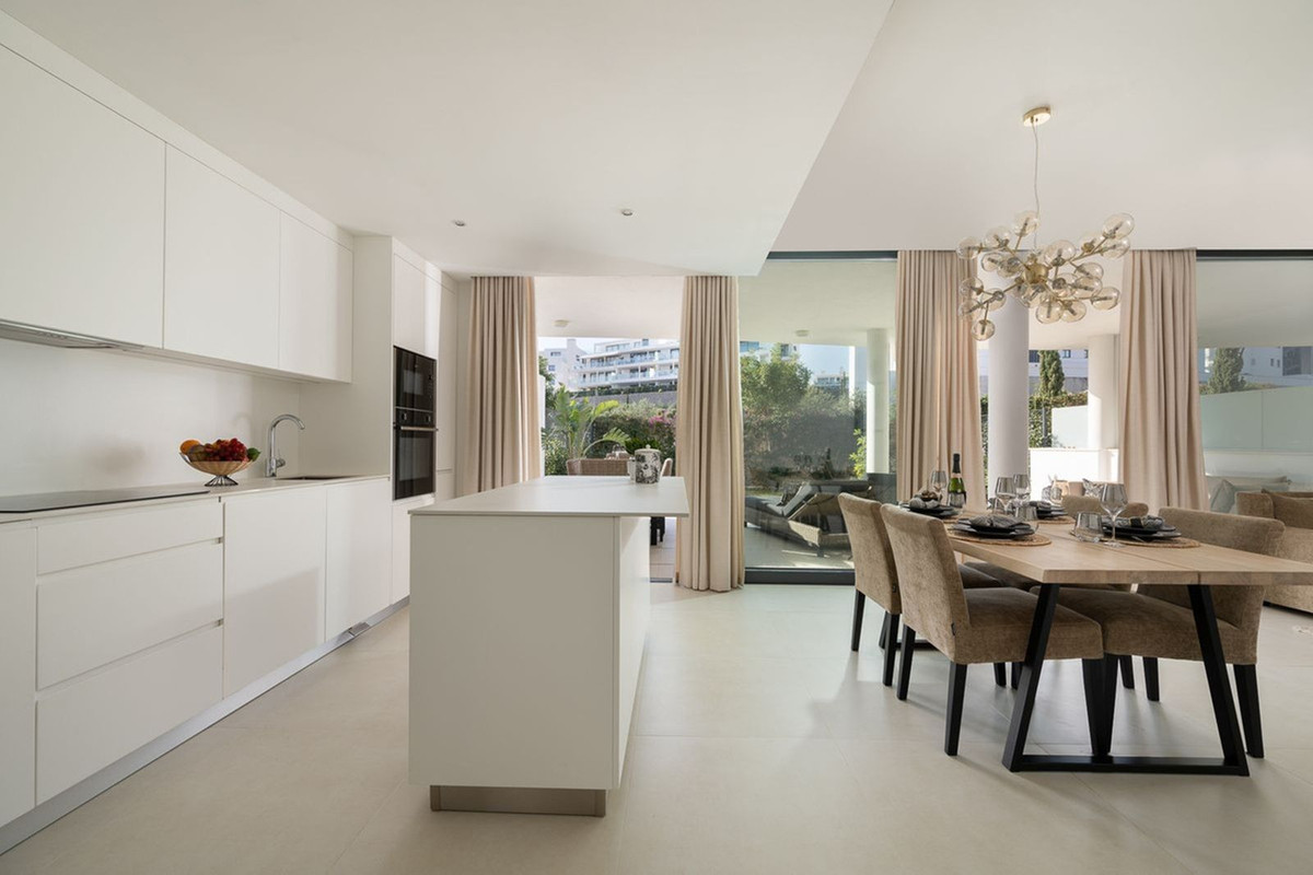 Se vende Apartamento Planta Baja de 2 dormitorios en Costa Del Sol, Málaga, España