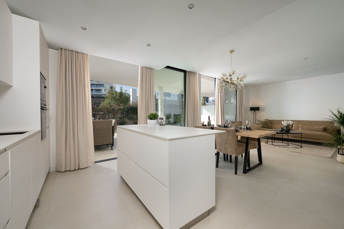 Se vende Apartamento Planta Baja de 2 dormitorios en Costa Del Sol, Málaga, España