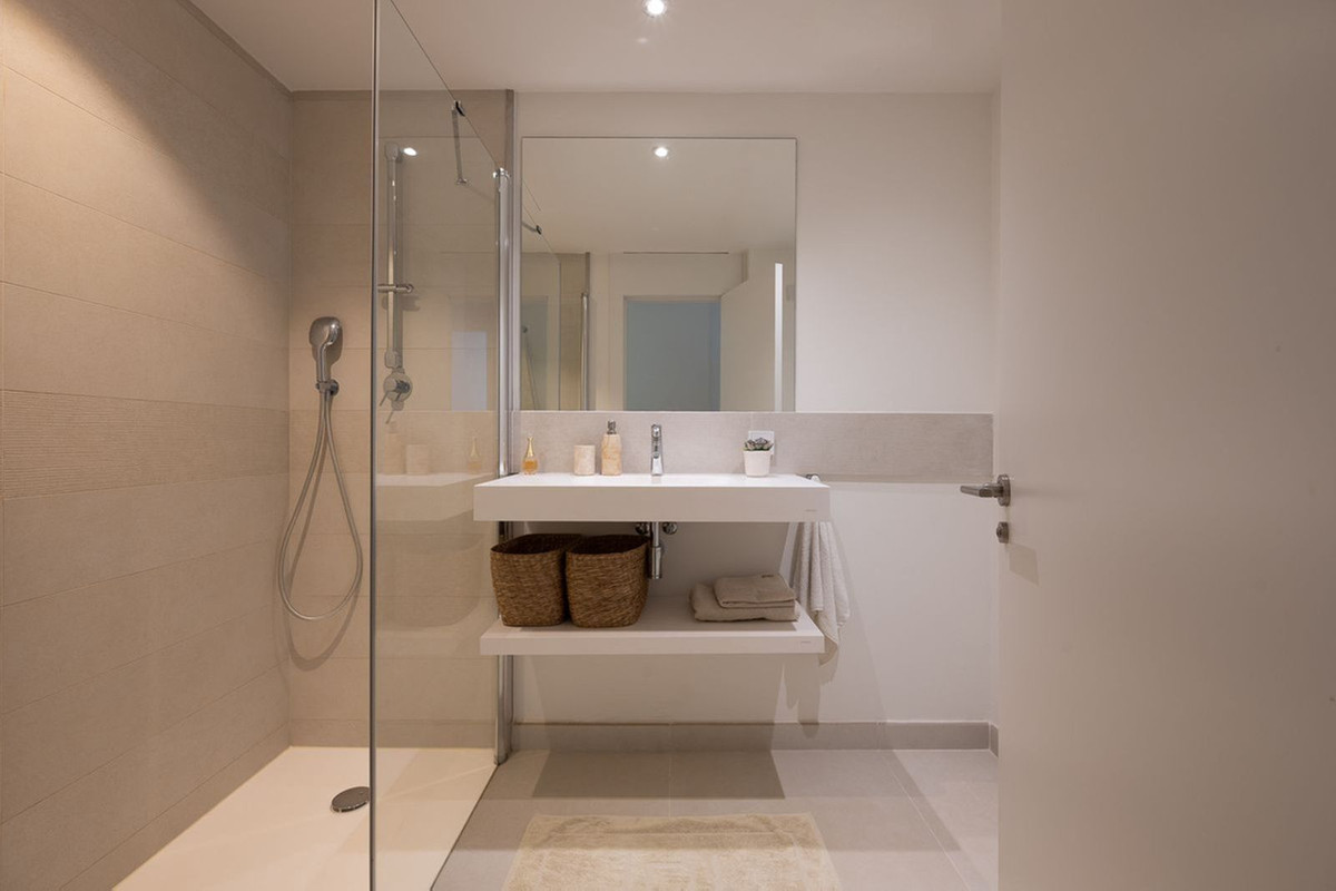 Se vende Apartamento Planta Baja de 2 dormitorios en Costa Del Sol, Málaga, España