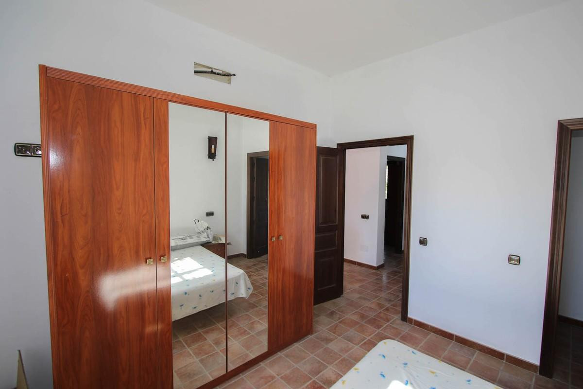 3 Bed Townhouse for sale in Pizarra Costa Del Sol, Málaga, Spain
