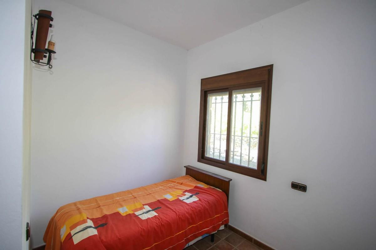 3 Bed Townhouse for sale in Pizarra Costa Del Sol, Málaga, Spain