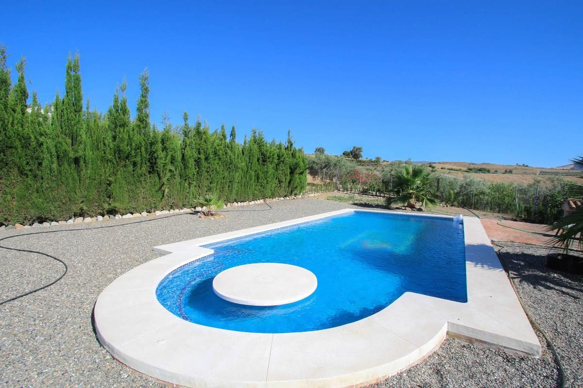 3 Bed Townhouse for sale in Pizarra Costa Del Sol, Málaga, Spain