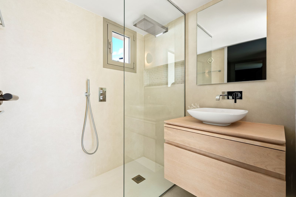 Se vende Villa - Chalet de 3 dormitorios en Costa Del Sol, Málaga, España