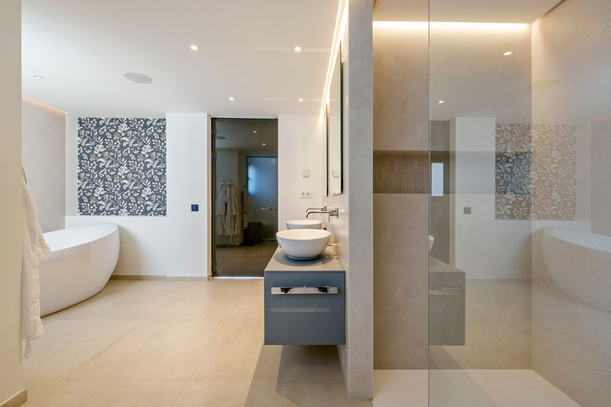 Se vende Villa - Chalet de 3 dormitorios en Costa Del Sol, Málaga, España