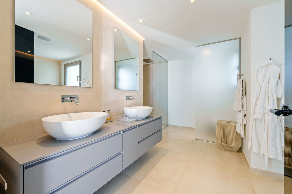 Se vende Villa - Chalet de 3 dormitorios en Costa Del Sol, Málaga, España
