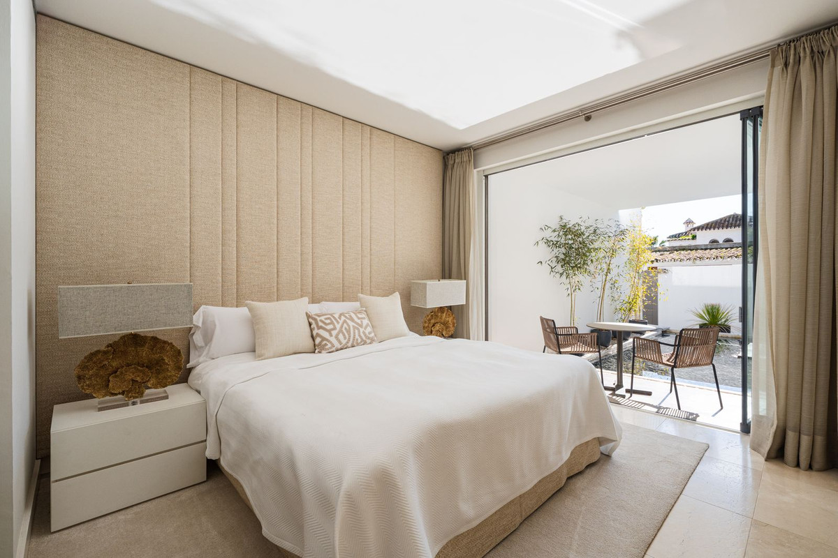 4 Bed Townhouse for sale in Marbella Costa Del Sol, Málaga, Spain