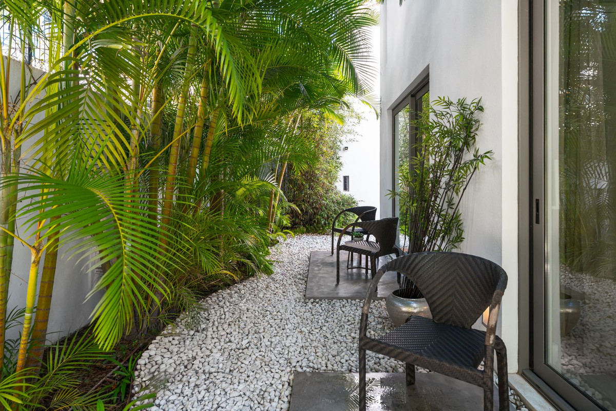 4 Bed Townhouse for sale in Marbella Costa Del Sol, Málaga, Spain