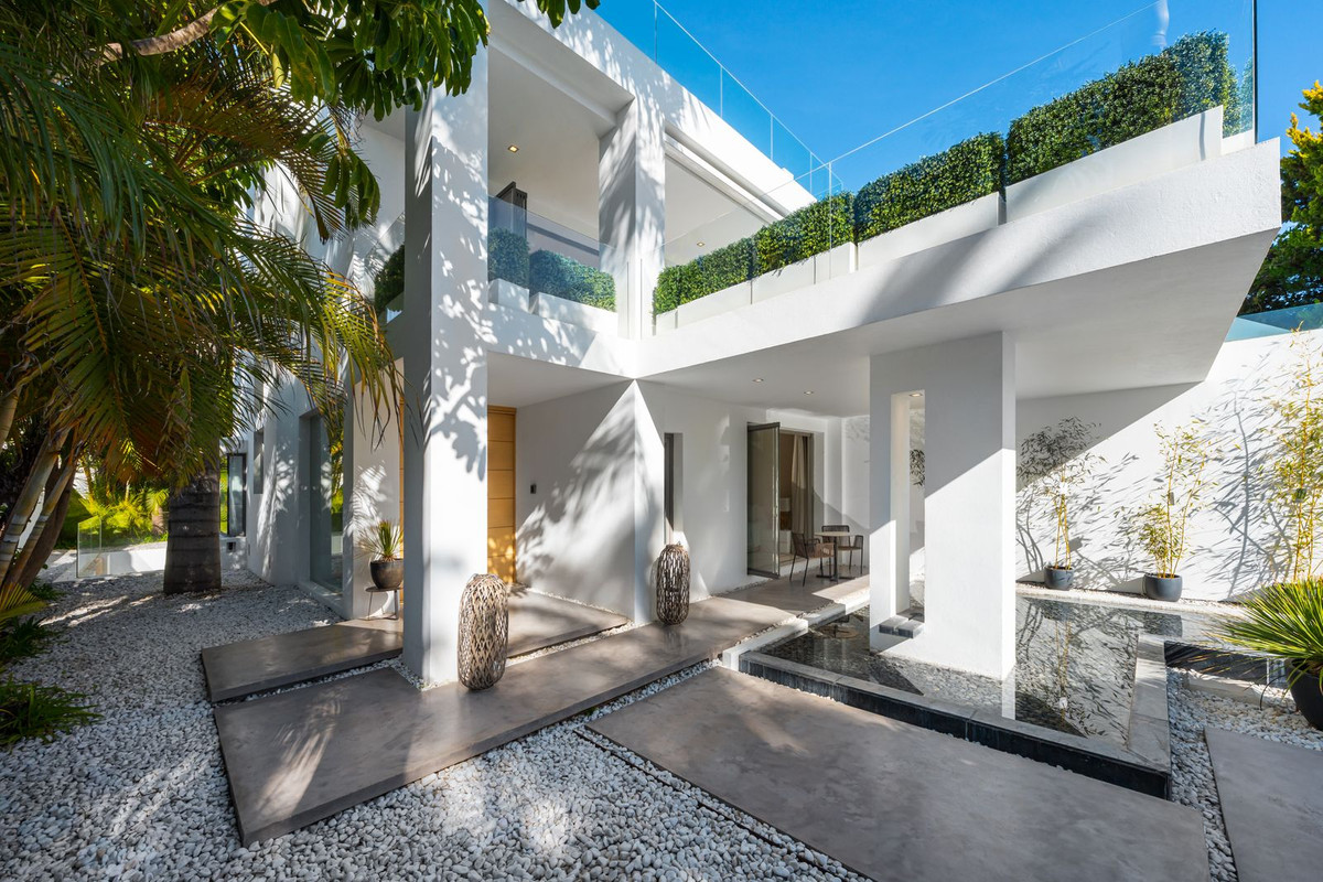 4 Bed Townhouse for sale in Marbella Costa Del Sol, Málaga, Spain