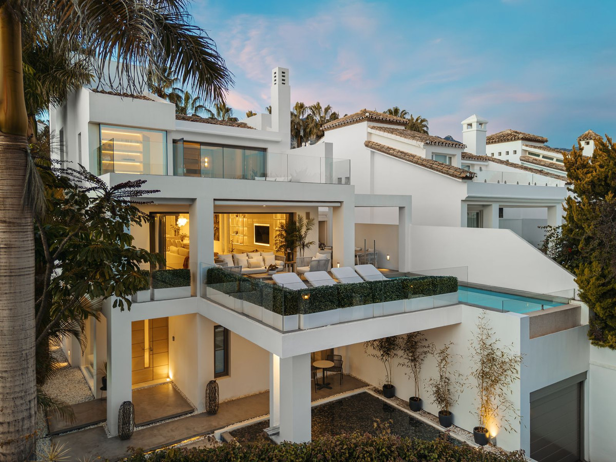 4 Bed Townhouse for sale in Marbella Costa Del Sol, Málaga, Spain