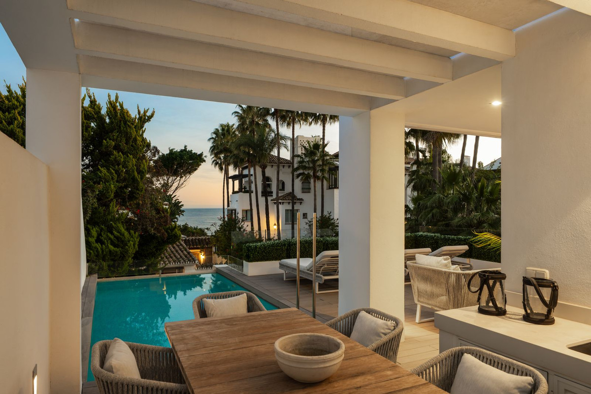 4 Bed Townhouse for sale in Marbella Costa Del Sol, Málaga, Spain