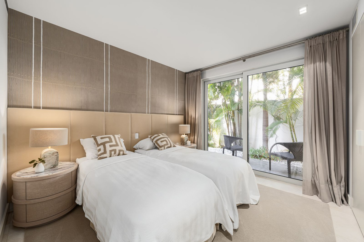4 Bed Townhouse for sale in Marbella Costa Del Sol, Málaga, Spain