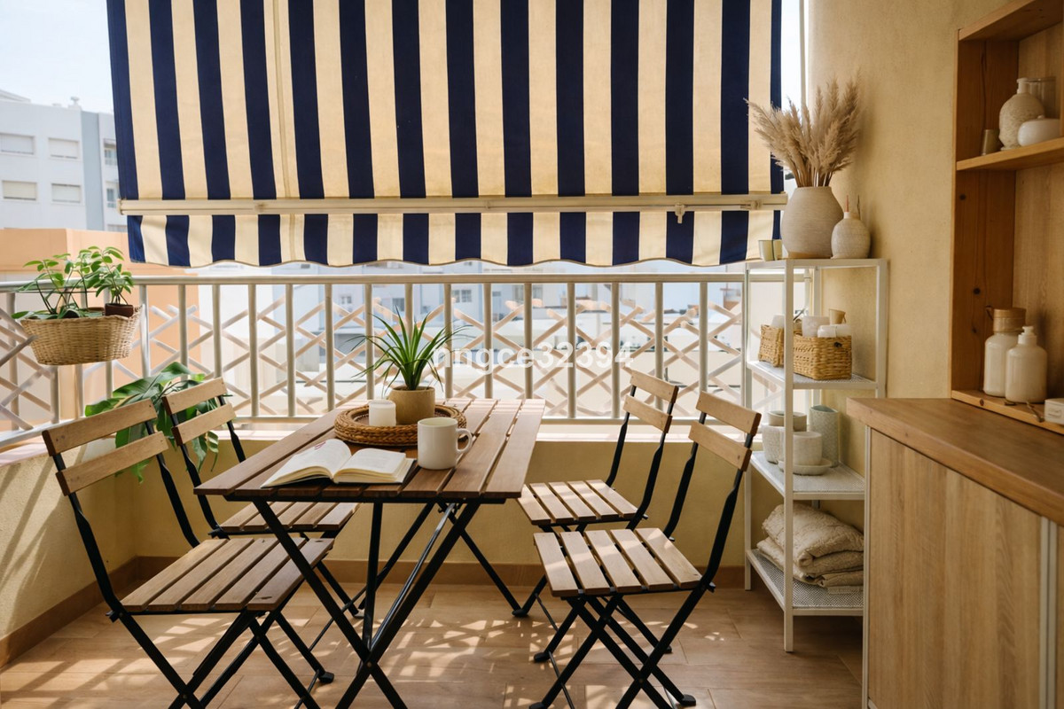 Se vende Apartamento Planta Media de 3 dormitorios en Costa Del Sol, Málaga, España