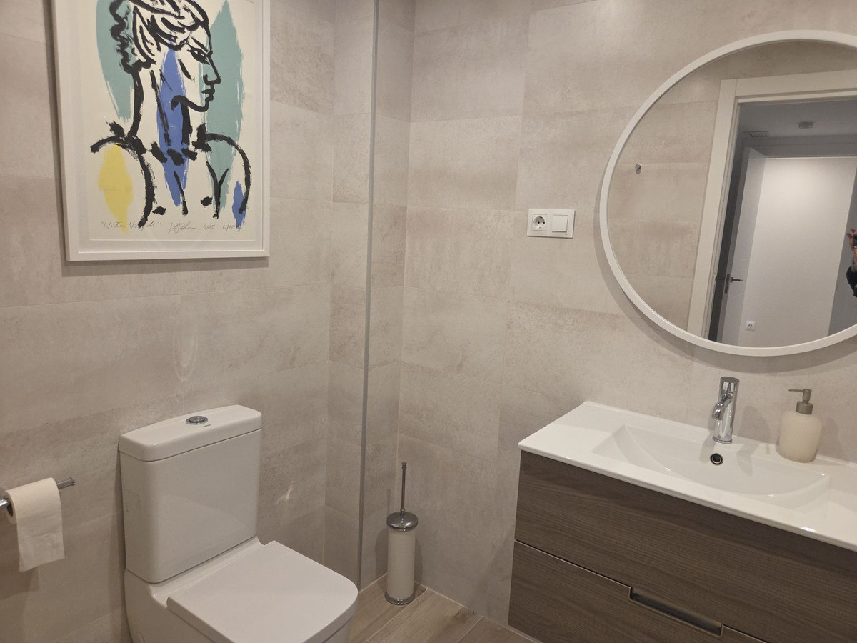 Se vende Apartamento Planta Media de 3 dormitorios en Costa Del Sol, Málaga, España