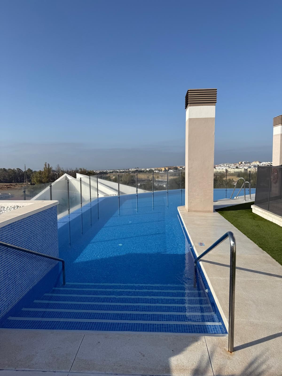 Se vende Apartamento Planta Media de 3 dormitorios en Costa Del Sol, Málaga, España