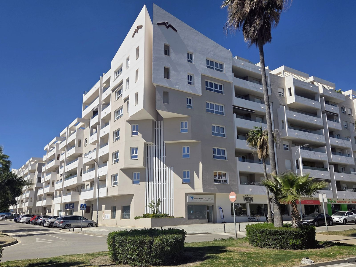 Se vende Apartamento Planta Media de 3 dormitorios en Costa Del Sol, Málaga, España