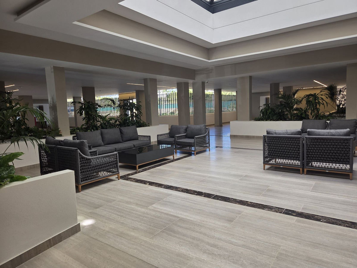 Se vende Apartamento Planta Media de 3 dormitorios en Costa Del Sol, Málaga, España