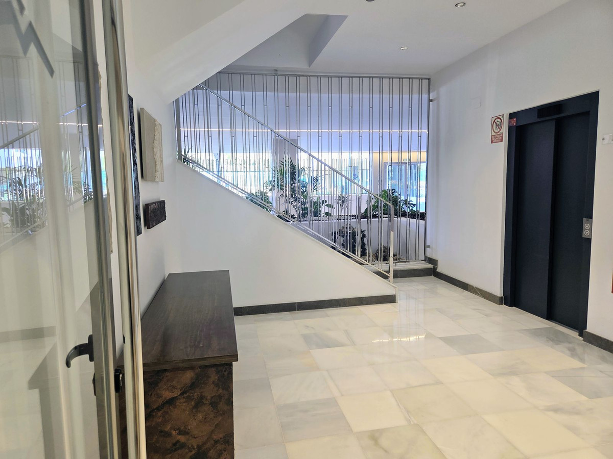 Se vende Apartamento Planta Media de 3 dormitorios en Costa Del Sol, Málaga, España