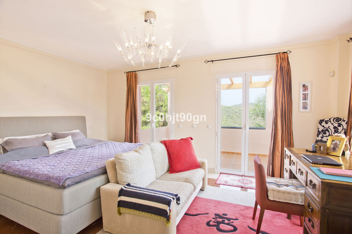 6 Bed Townhouse for sale in Elviria Costa Del Sol, Málaga, Spain